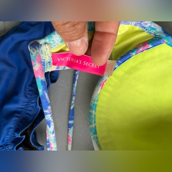 Victoria’s Secret bikini - Picture 4 of 6